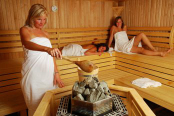 Hallenbad mit Sauna