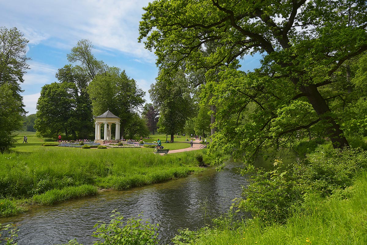 Schlosspark Tiefurt mit Fluss Ilm