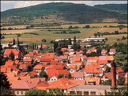 Bettenhausen mit Blick zur Hohen Geba