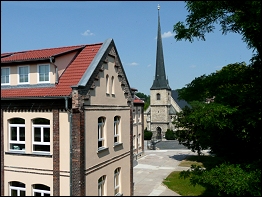 Blick zur Stadtkirche St. Trinitatis