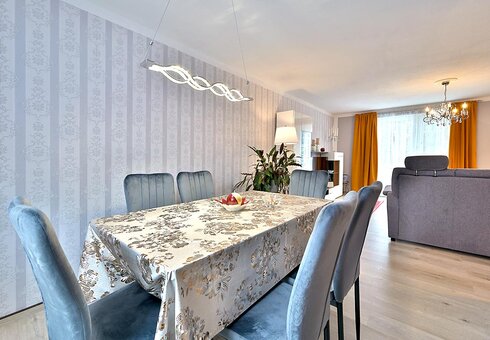 Esstisch im Wohnzimmer