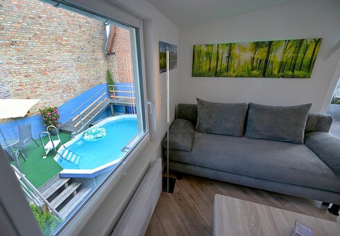 Blick zum Pool