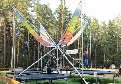 Bungeetrampolin Anlage