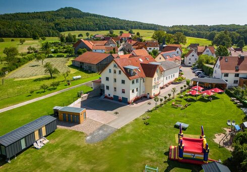 Blick auf das Familienhotel Rhön Feeling
