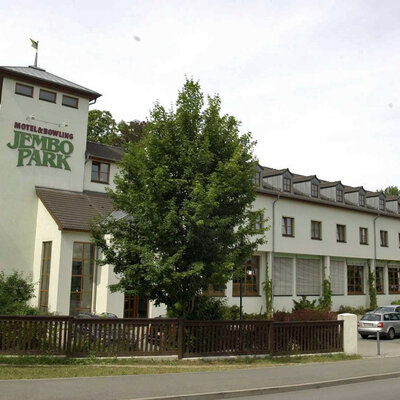 JEMBO PARK Motel & Bowling