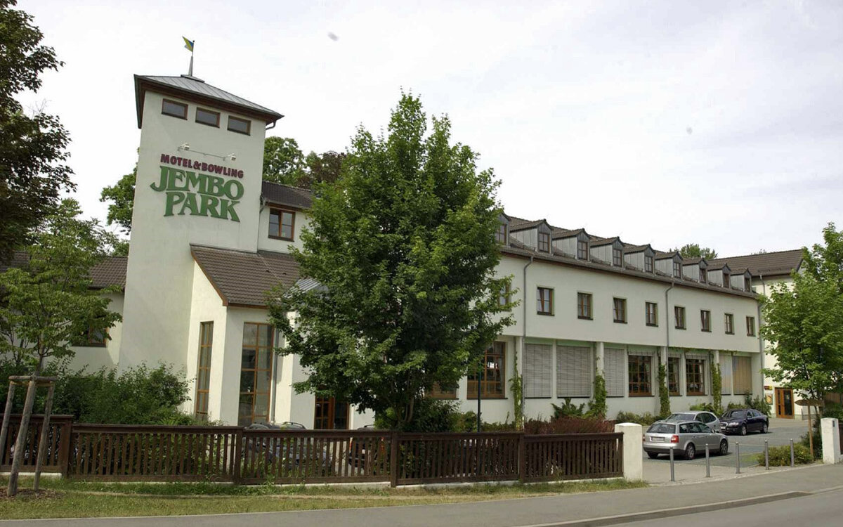 JEMBO PARK Motel & Bowling