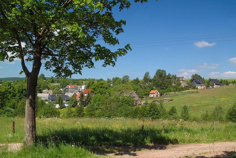 Blick auf Dröbischau im Schwarzatal