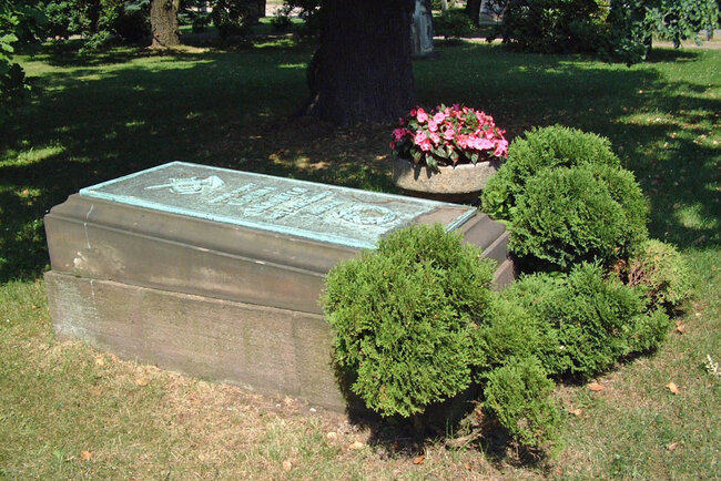 Grabmahl der Corona Schröter