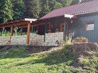 Berghütte im Sommer