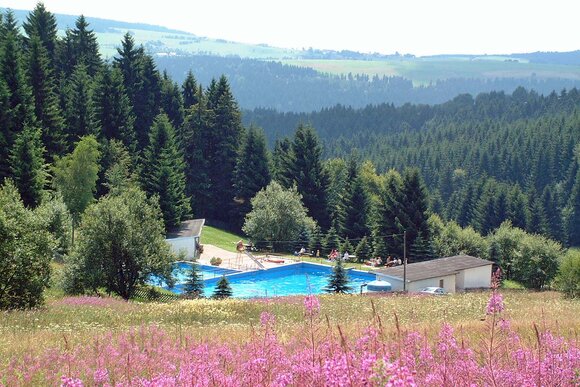 ehemaliges Schwimmbad Schnett
