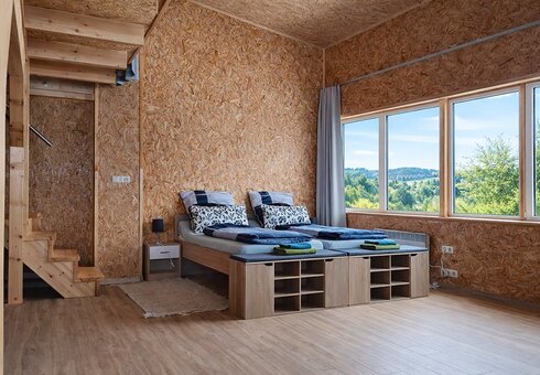 Schlafbereich mit Doppelbett