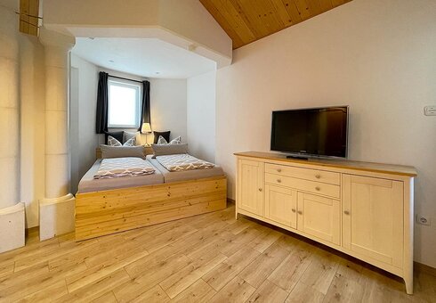 Schlafzimmer mit Doppelbett