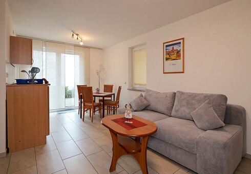 Beispiel Ferienwohnung (Wohn-Esszimmer)