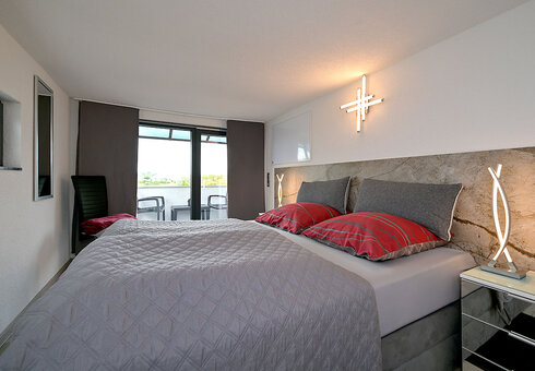 Schlafzimmer 1 mit Doppelbett