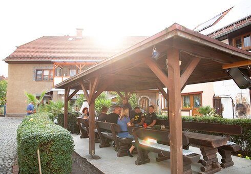 Innenhof mit Sitzmöglichkeiten
