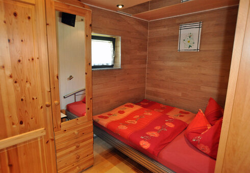 Schlafzimmer 1