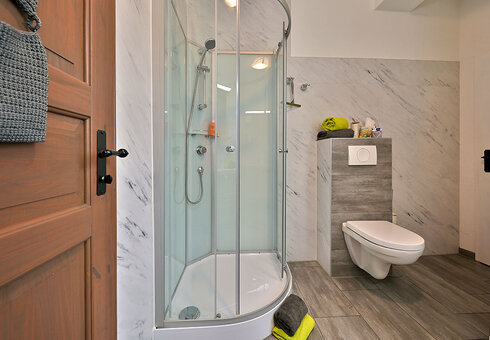 Bad mit Dusche / WC