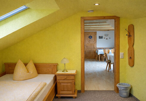 Blick in ein Schlafzimmer