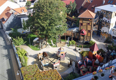 Blick auf das Kinderparadies "Rumpelburg"