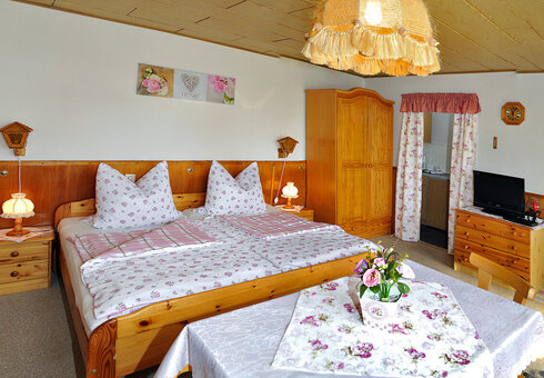 Schlafbereich mit Doppelbett