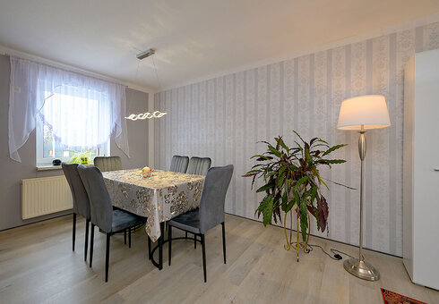 Esstisch im Wohnzimmer