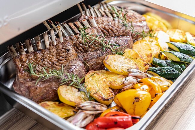 Fleisch und Gemüse in THÜROS Grillschale