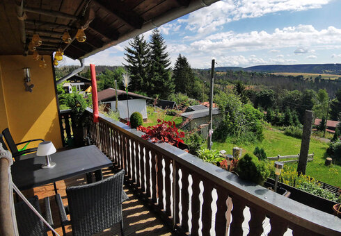 Balkon mit Blick in die Natur
