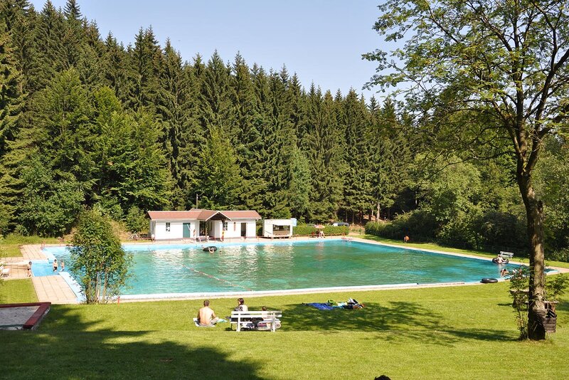 Waldschwimmbad in Schmiedefeld am Rennsteig