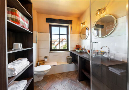 Bad mit Dusche / WC