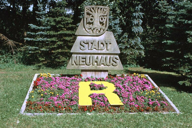 Ortseingang von Neuhaus am Rennweg