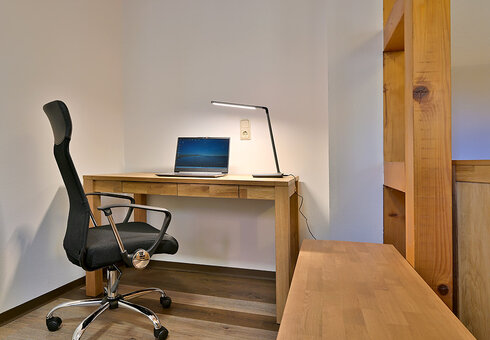 Schreibtisch zum entspannten Arbeiten