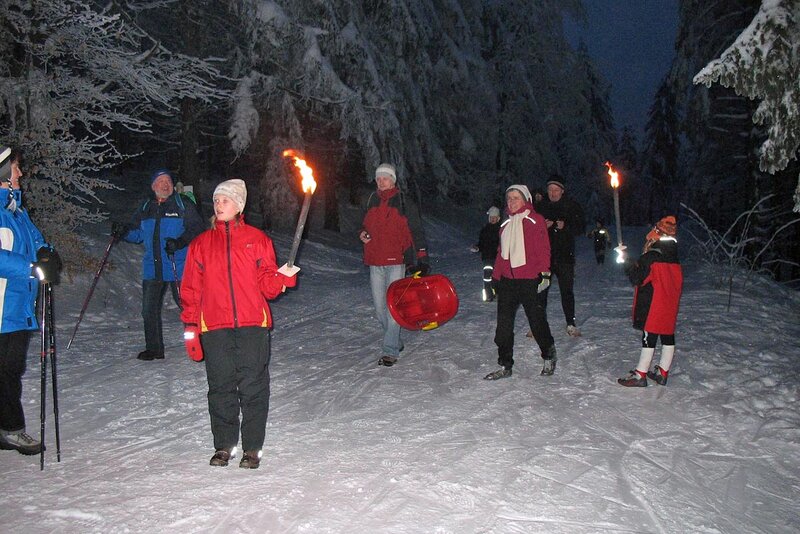 Fackelwanderung im Winter