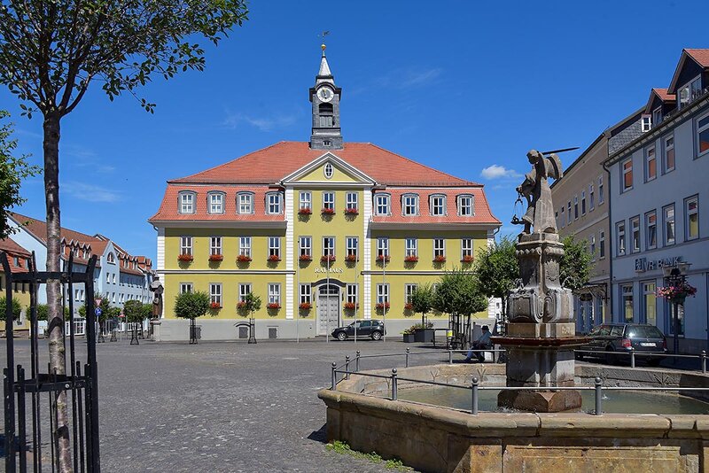 Marktplatz und Rathaus in Ohrdruf