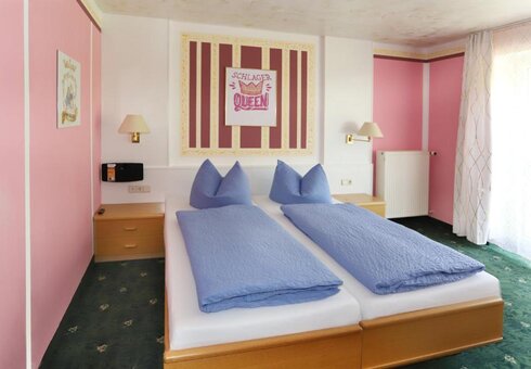 Blick in ein Gästezimmer