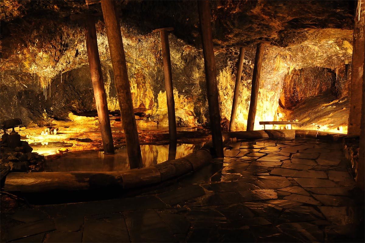 stahlblaue Grotte