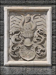 Wappenstein am Rathaus