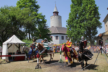 Ritterfestspiele vor Burg Posterstein