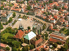 Domplatz mit Mariendom und Pfarrkirche