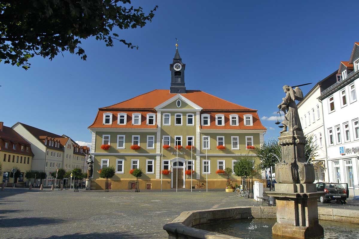 Marktplatz und Rathaus von Ohrdruf