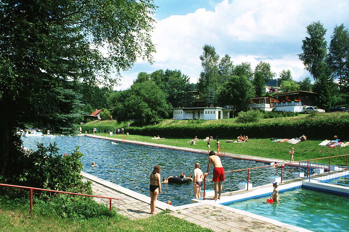 Waldschwimmbad in Breitenbach