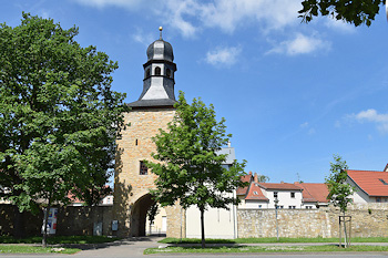 Erfurter Tor mit Stadtmauer