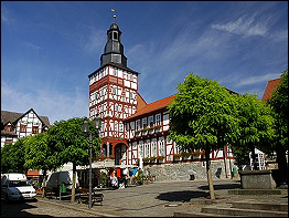 Marktplatz mit Rathaus in Treffurt