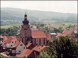 Blick auf Unterkatz mit der Dorfkirche