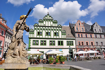Markt mit Touristinfo in Weimar