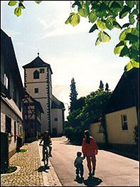 Blick zur Dorfkirche in Wohlmuthausen