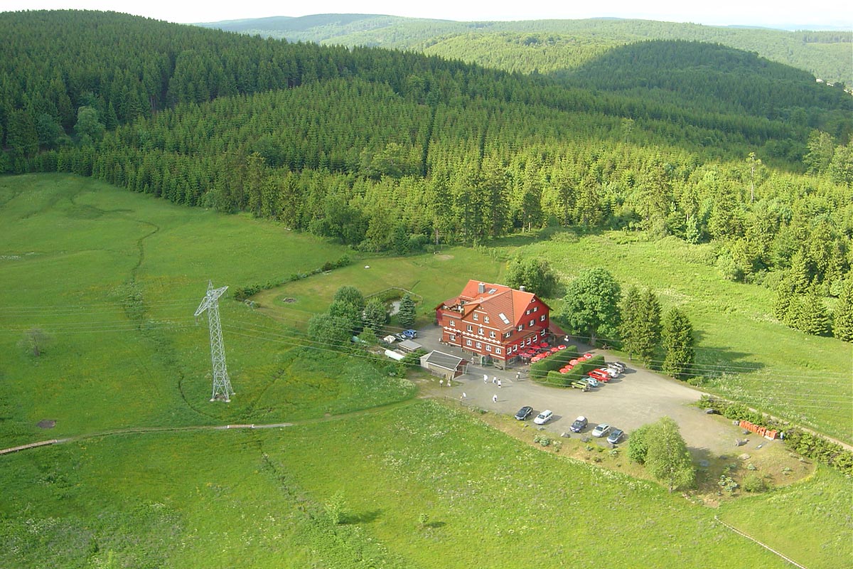 Luftbild vom Berghotel Ebertswiese