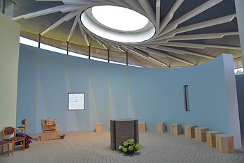 Innenraum der Autobahnkirche Innenraum der Autobahnkirche
