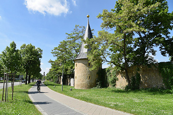 Stadtmauer mit Rundtürmen