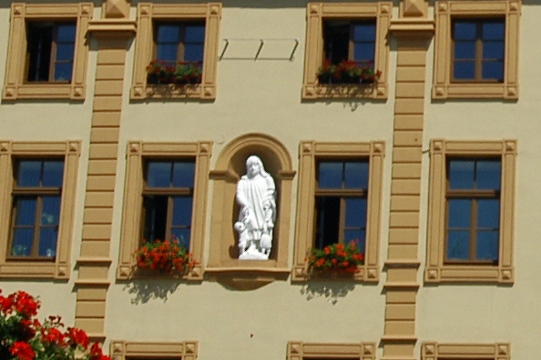weiße Figur (der liebe Augustin) weiße Figur (der liebe Augustin)