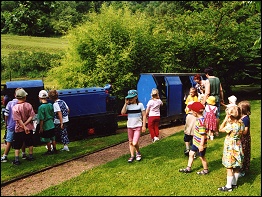 Lok mit Mannschaftwagen